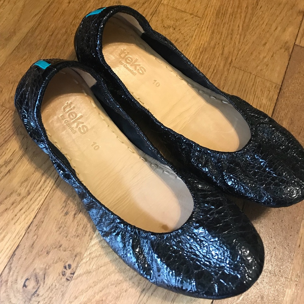 Obsidian Black Patent Leather Tieks